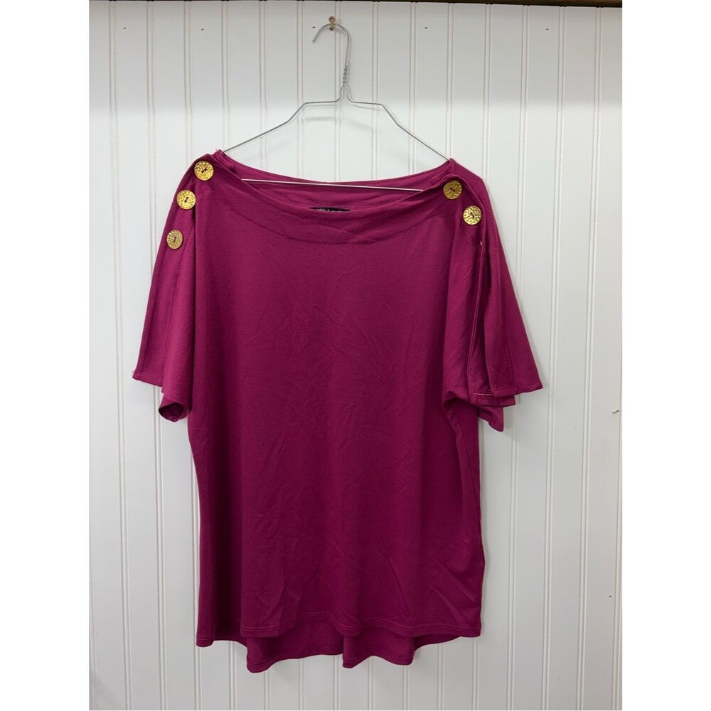 Cable & Gauge Magenta boat neck Short Sleeve Top with Gold Shoulder Buttons